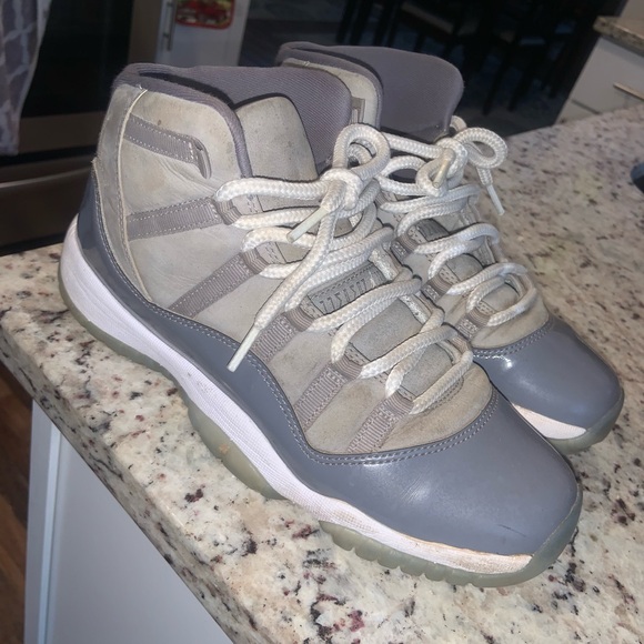 Jordan Kids Shoes - Gray and Cream